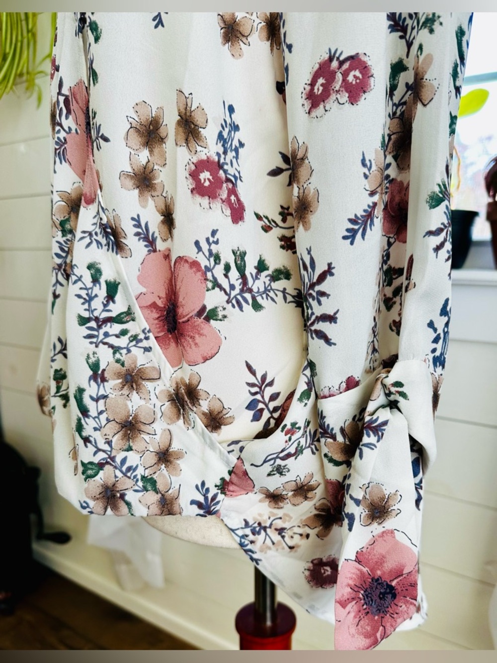 West Kei surplice neck blouse. Cottagecore floral print. NWT!
Size: Small - Picture 4 of 10